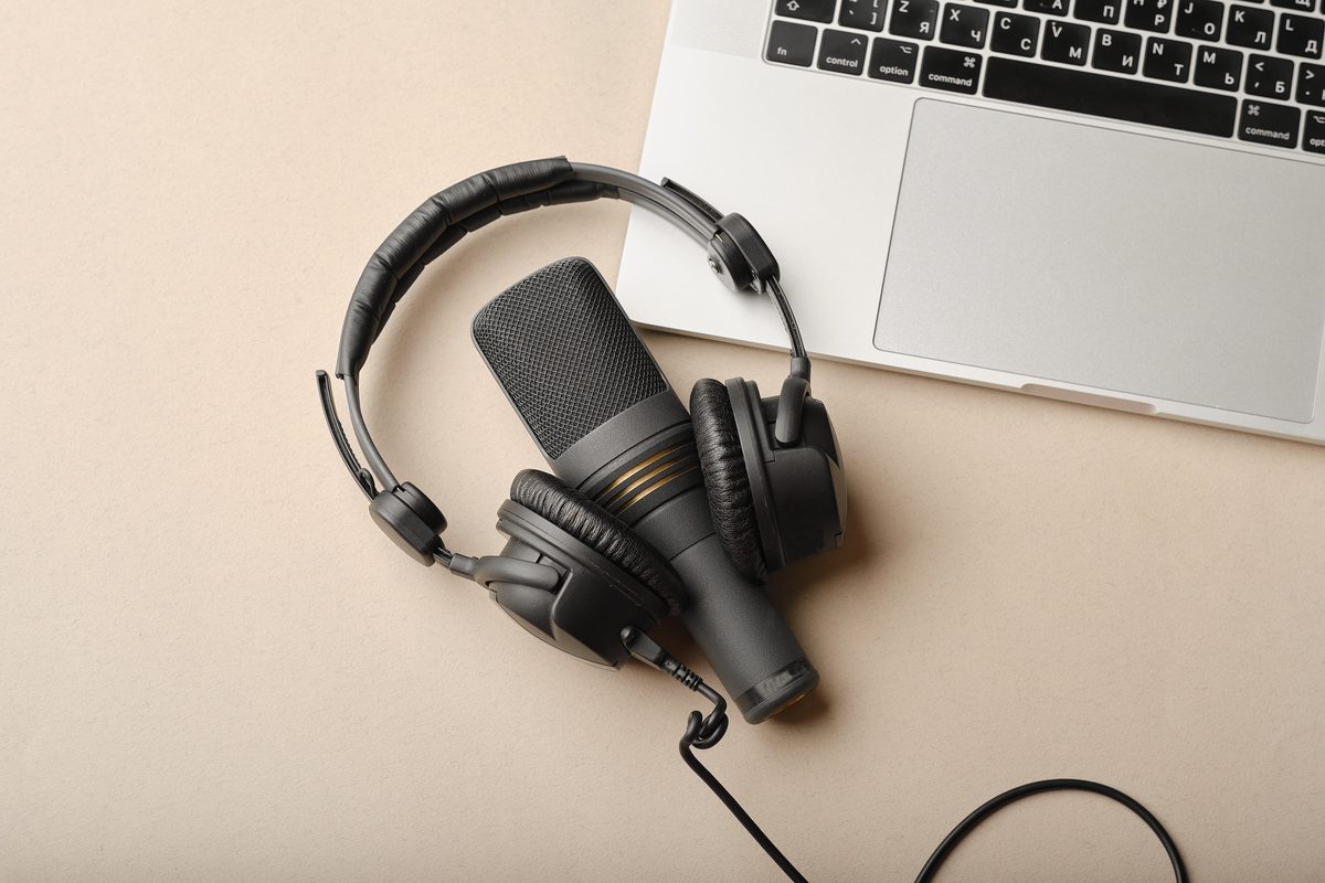 10 Good Marketing Podcasts Every Marketer Should Read (2025)